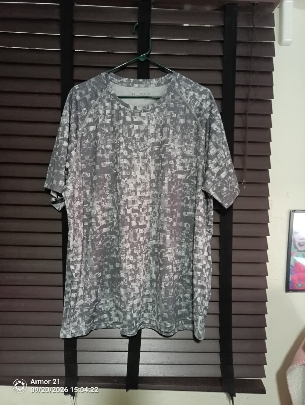 Under Armour Men's Gray Printed Performance Shirt